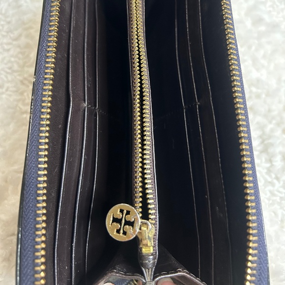 Tory Burch Patent Leather Wallet - Picture 1 of 4